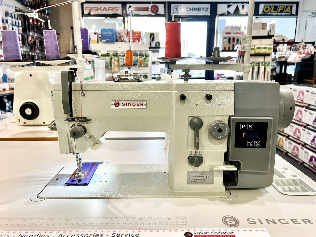 SINGER Industrial Zig Zag Sewing Machine 20G